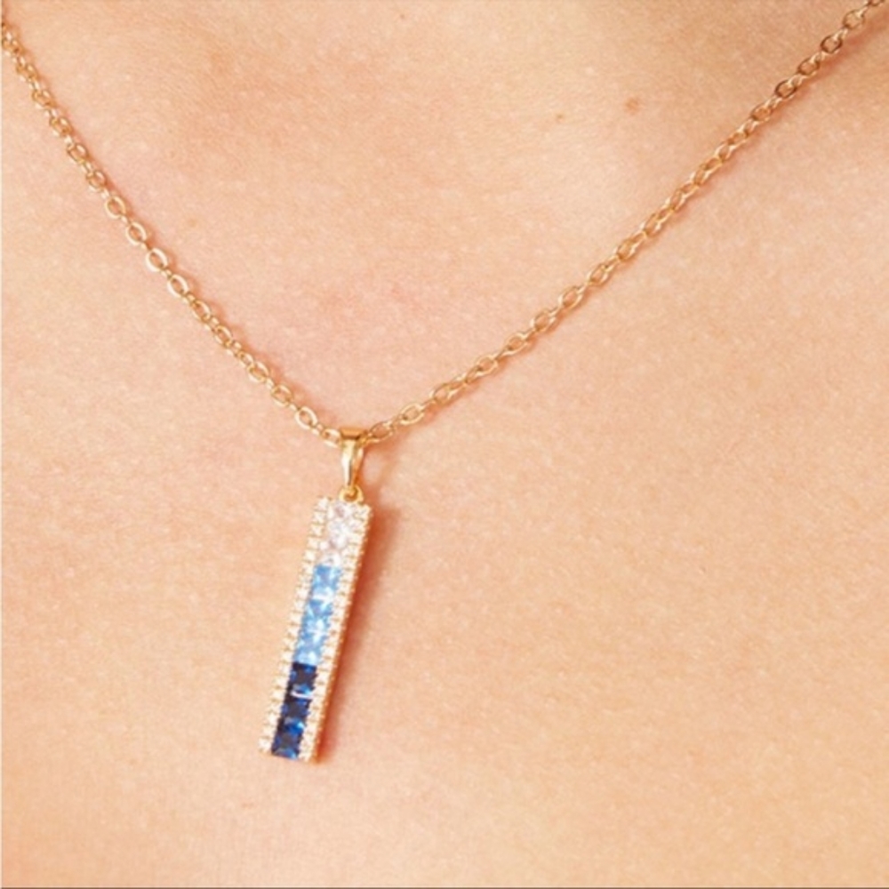 Bnib blue ombre necklace